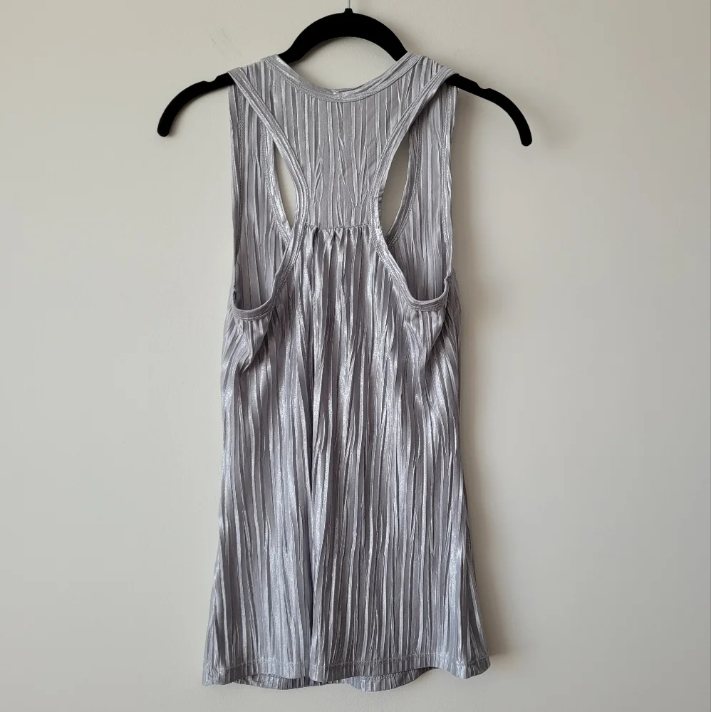 TOPSHOP Silver Pleated Racerback Tank - Picture 5 of 11